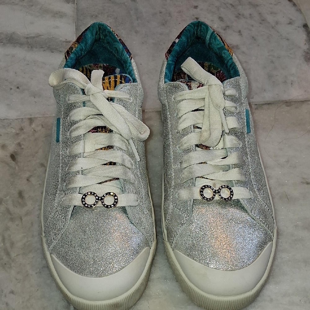 Iris Apfel Dr. Scholl's Silver Glitter Time Off Champagne Sneakers 9M